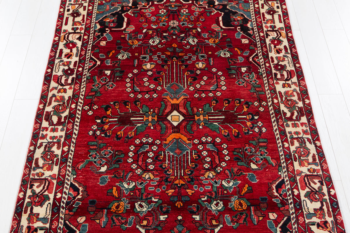 Vintage Red & Beige Wool Rug – 9' 5" x 5' 1" (286 x 155 cm)