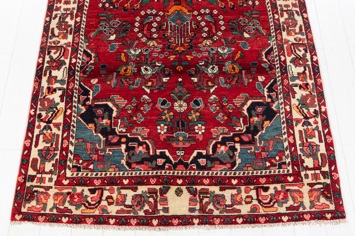 Vintage Red & Beige Wool Rug – 9' 5" x 5' 1" (286 x 155 cm)