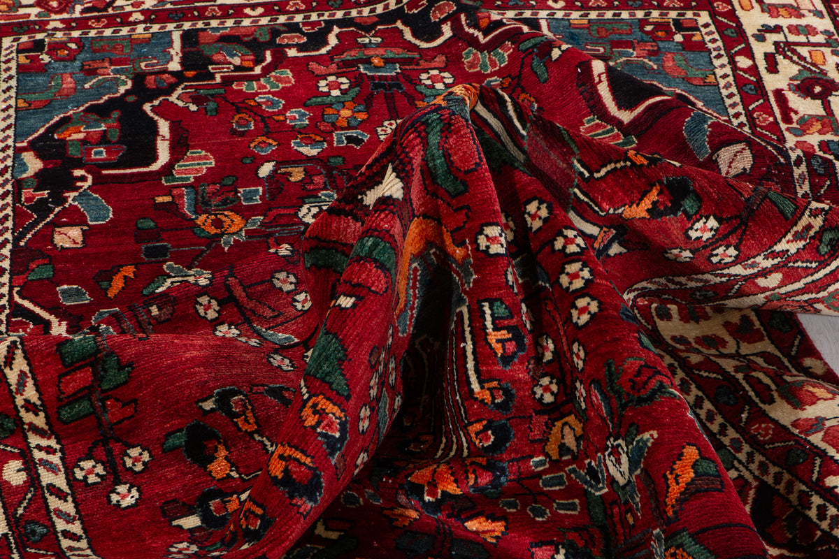 Vintage Red & Beige Wool Rug – 9' 5" x 5' 1" (286 x 155 cm)