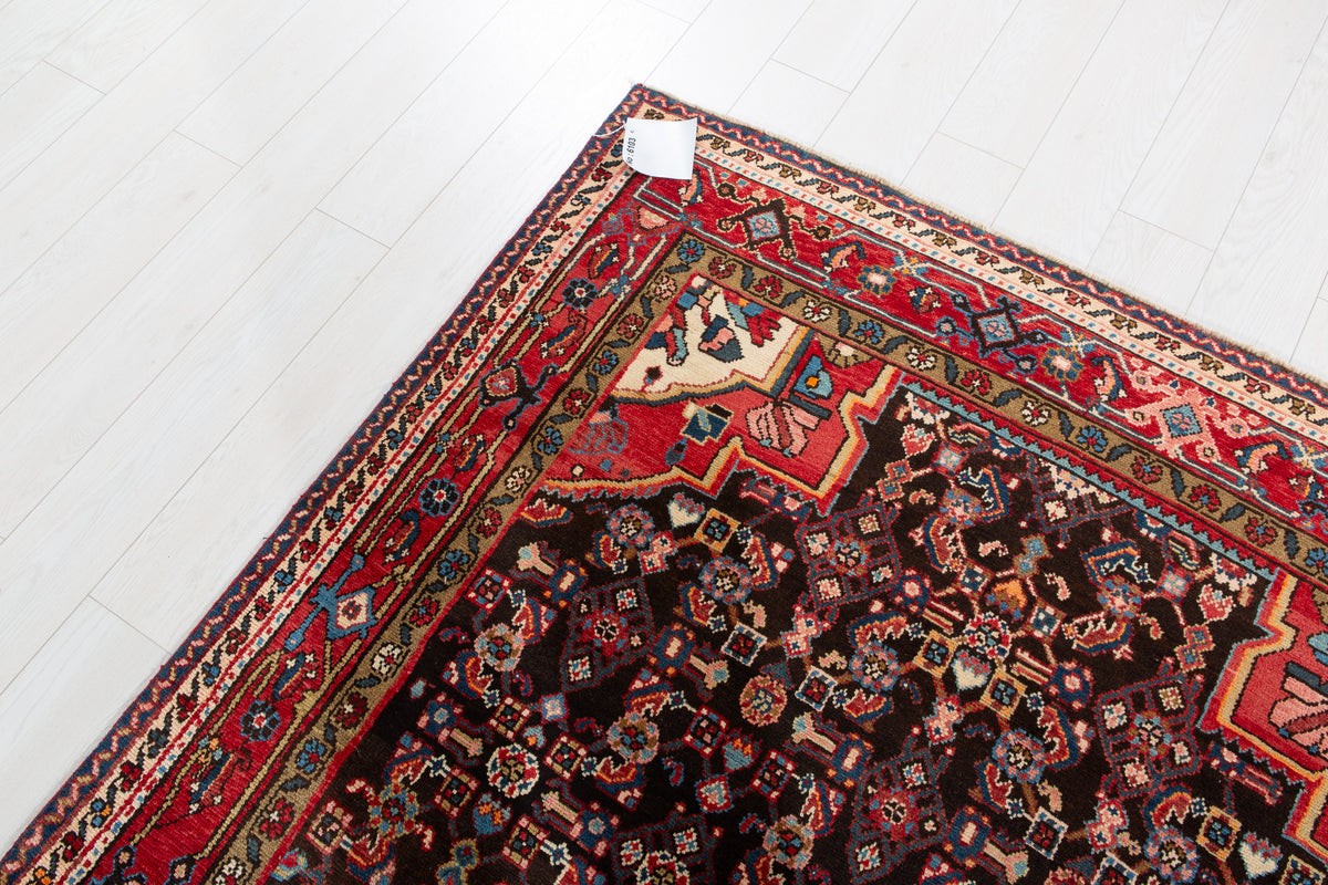 Vintage Black & Red Geometric Medallion Wool Rug – 10' 4" x 5' 5" (314 x 164 cm)