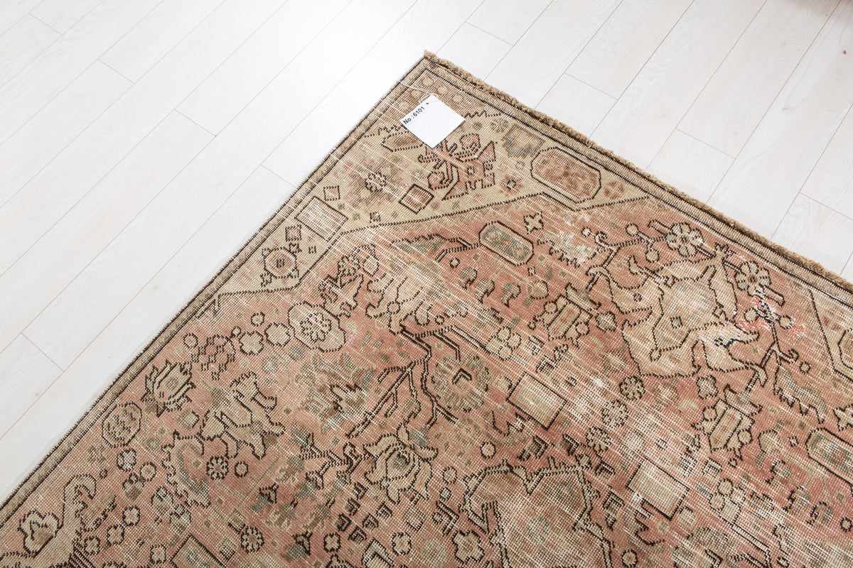Antique Faded Soft Pink & Earth Tones Wool Rug – 8' 6" x 5' 4" (258 x 163 cm)