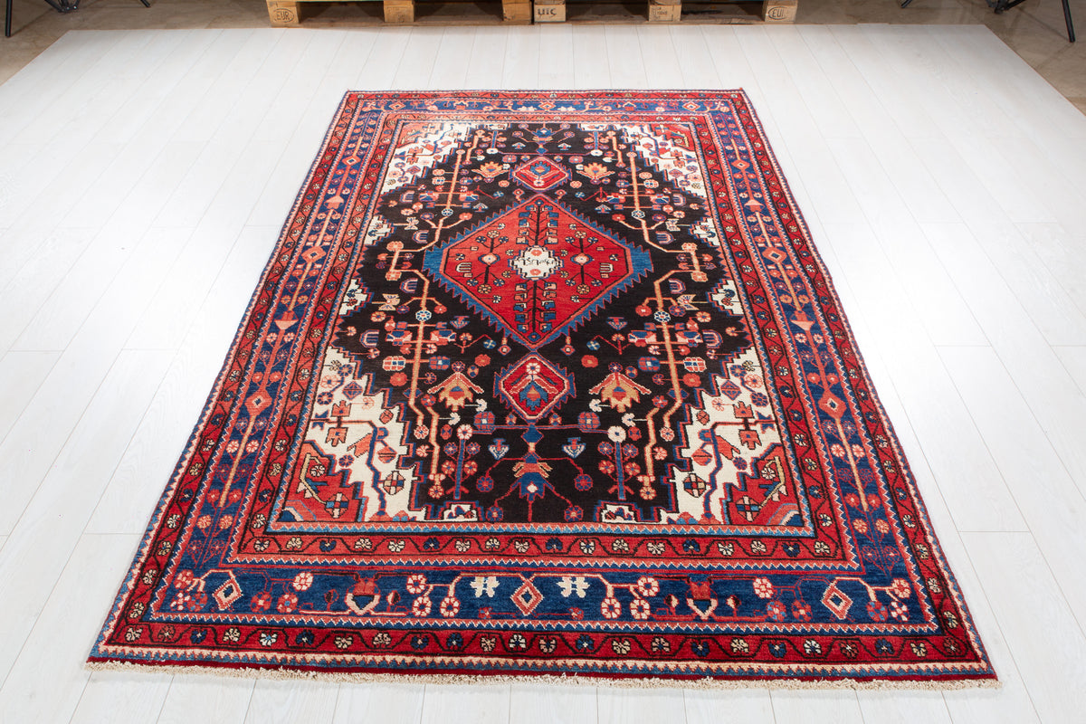 Vintage Black & Red Geometric Medallion Wool Rug – 8' 4" x 5' 2" (254 x 158 cm)