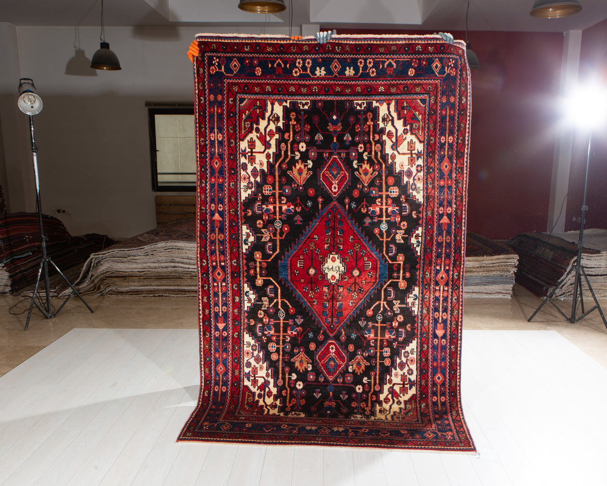 Vintage Black & Red Geometric Medallion Wool Rug – 8' 4" x 5' 2" (254 x 158 cm)