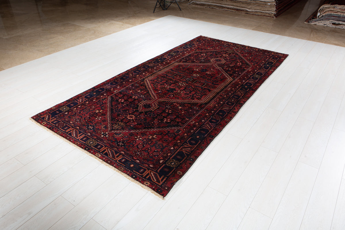 Vintage Black & Rust Red Geometric Allover Wool Rug – 9' 10" x 4' 10" (300 x 148 cm)