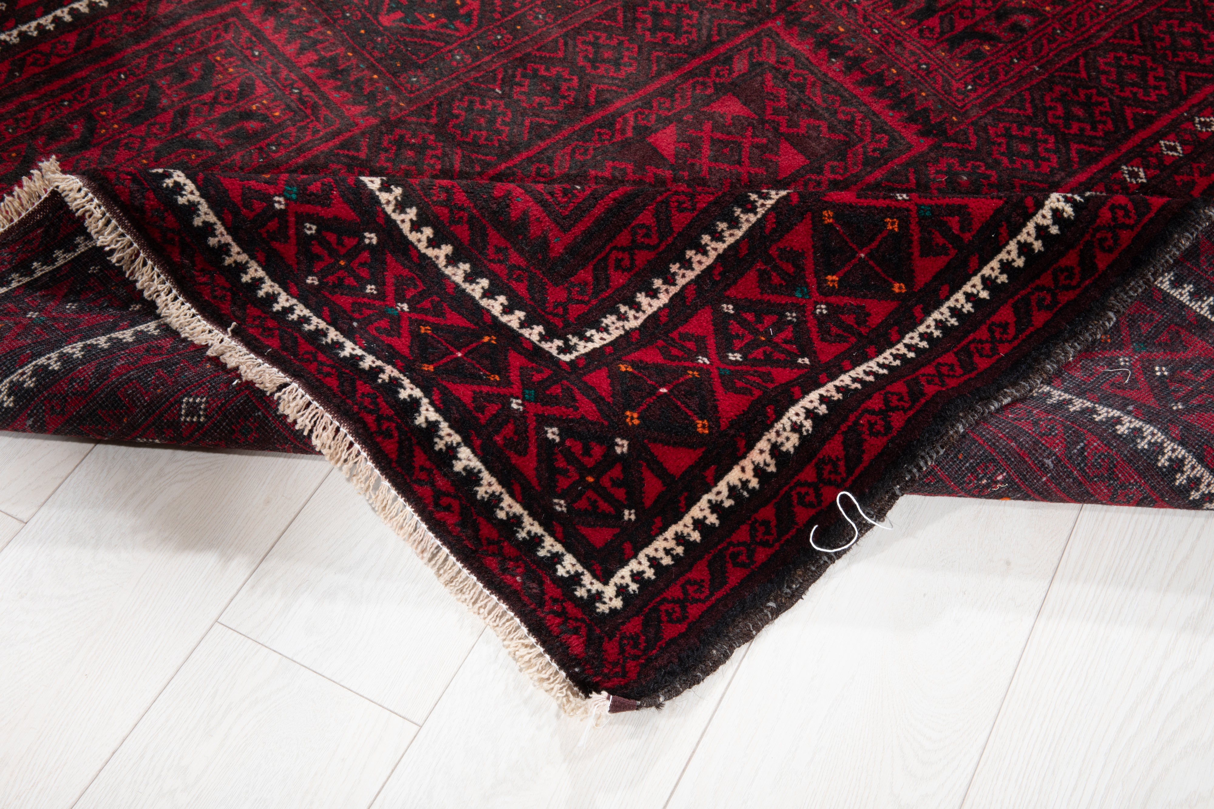 Fine Vintage Baluch Wool Rug, Red, 4x7 – 6' 8" x 4' 4" (204 x 133 cm)