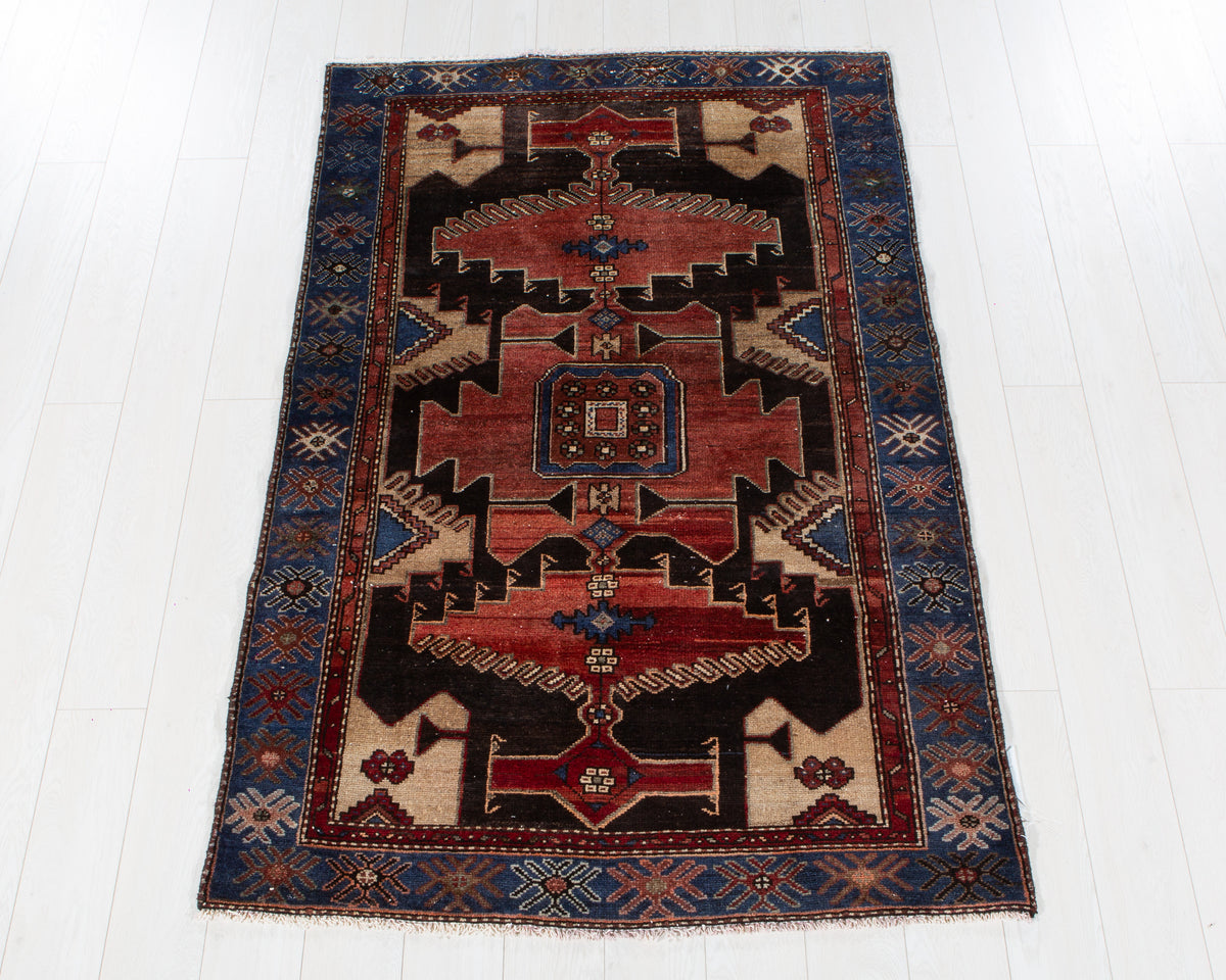 Vintage Tarom wool rug in Rust red, blue, 185 x 119 cm