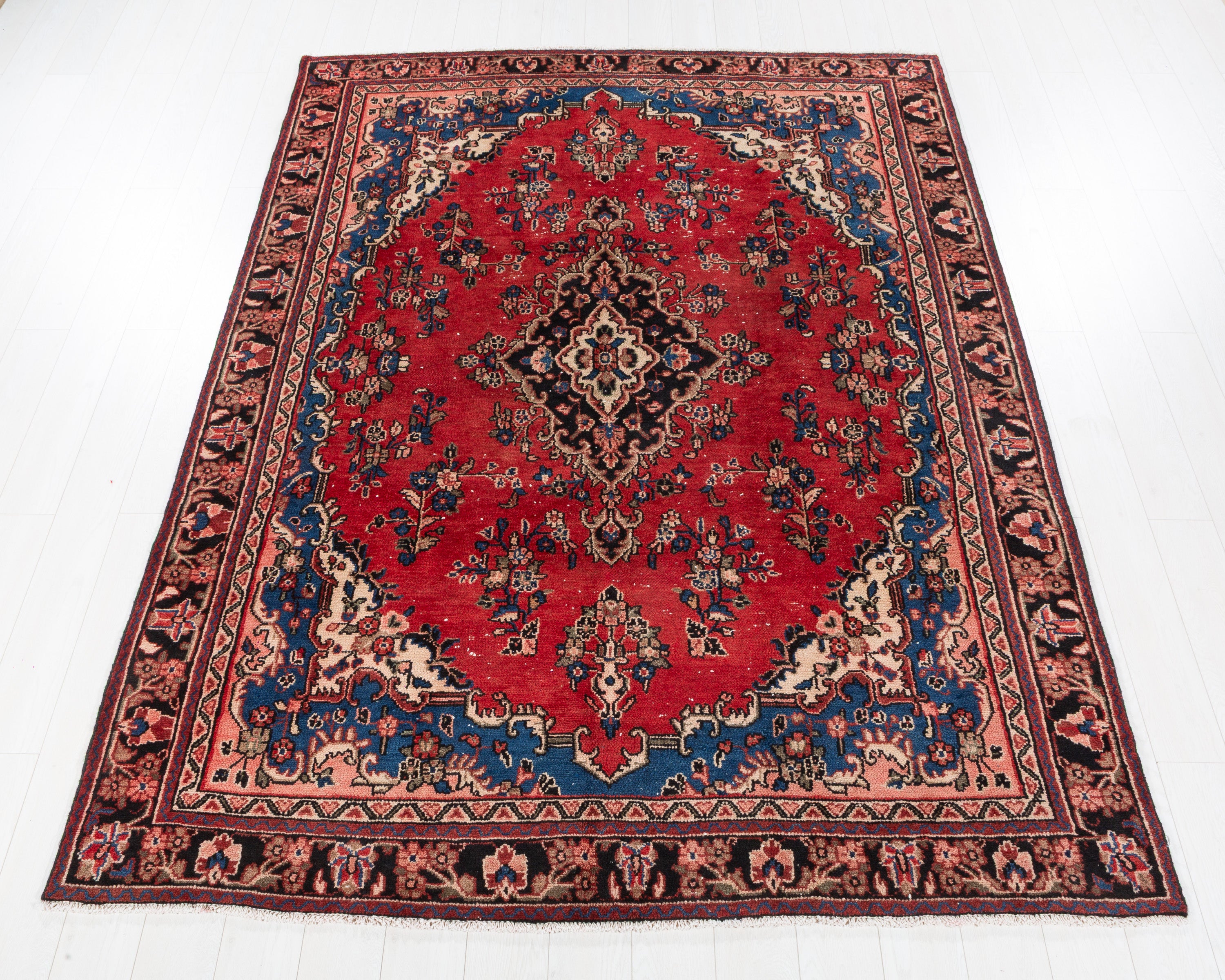 Vintage Hamadan Red Floral Rug, 7x9 – 9' 4" x 6' 9" (285 x 206 cm) – main view