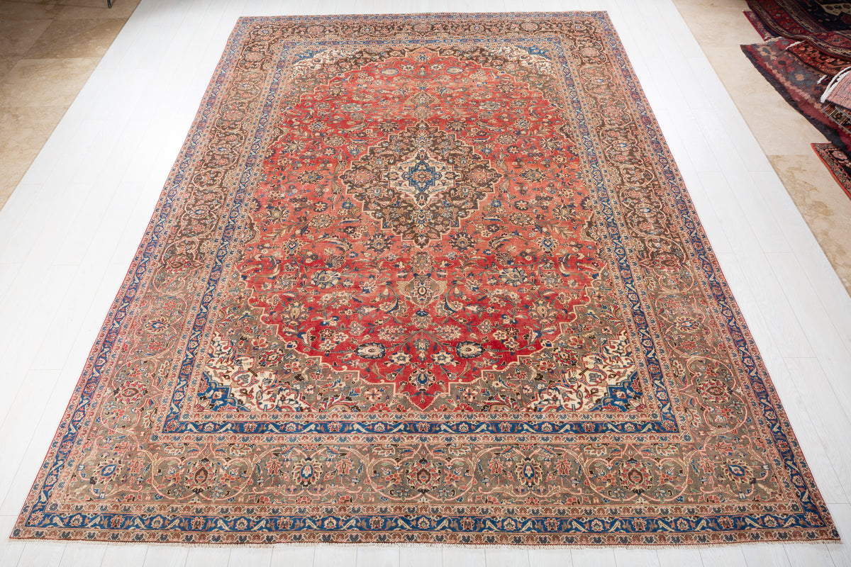 Vintage Kashan Faded red and navy Traditional Rug, 9x13 – 12' 8" x 9' 4" (385 x 284 cm) – main view