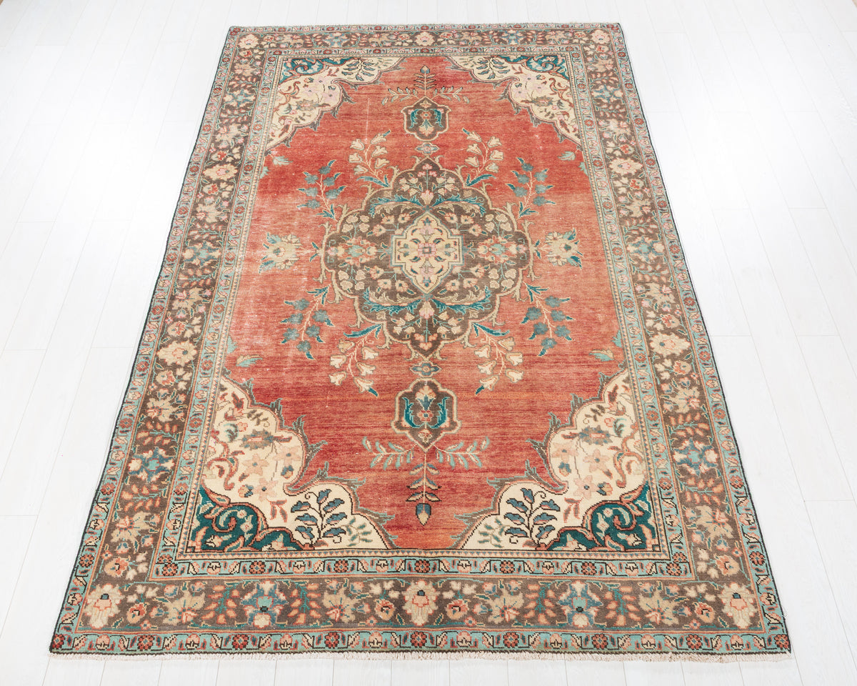 Vintage Tabriz Faded red and beige Floral Rug, 6x10 – 9' 7" x 6' 1" (292 x 186 cm) – main view