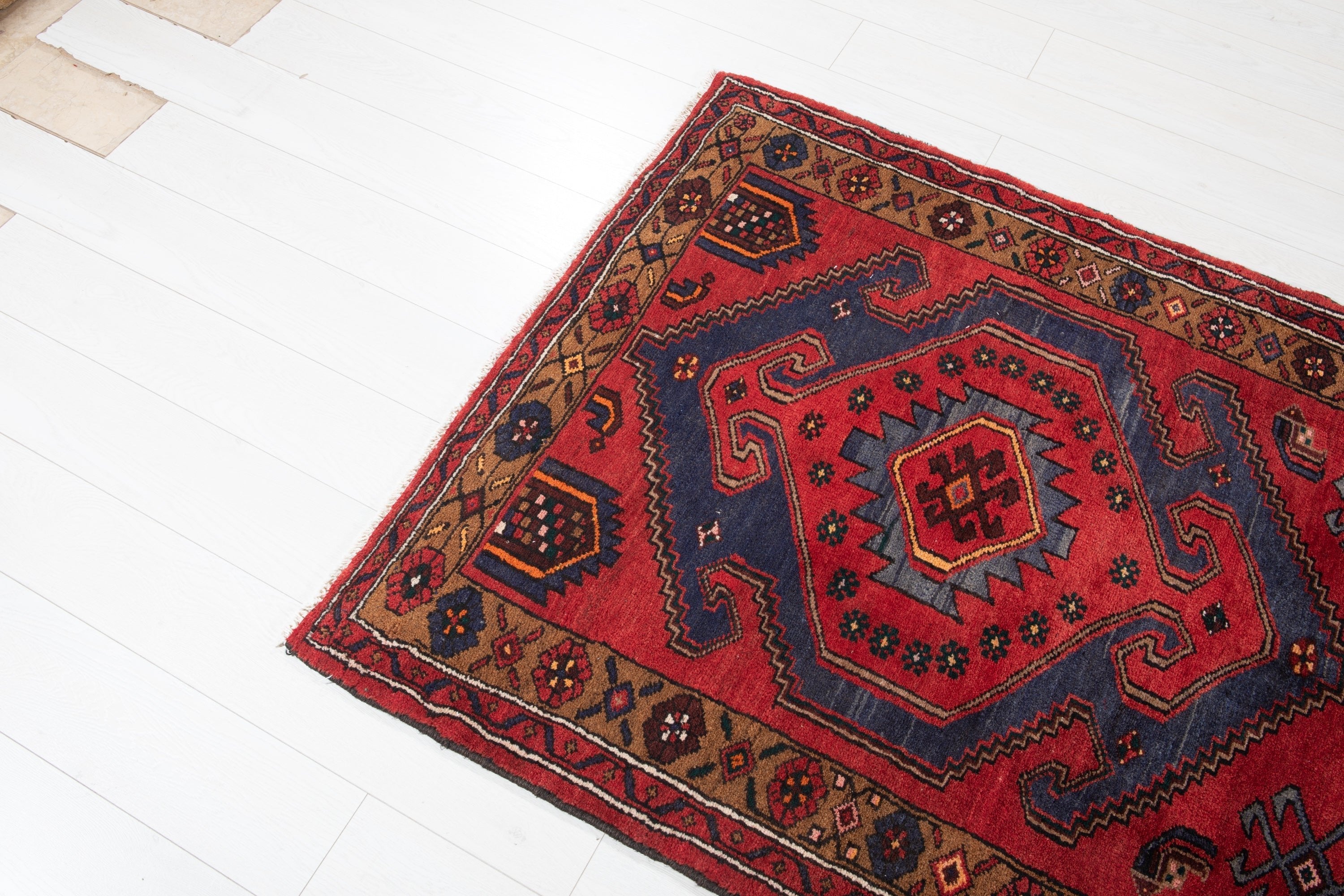 Hand-Knotted Vintage Wool Runner Rug – 9' 11" x 3' 9" (303 x 114 cm) - Yasi & Fara