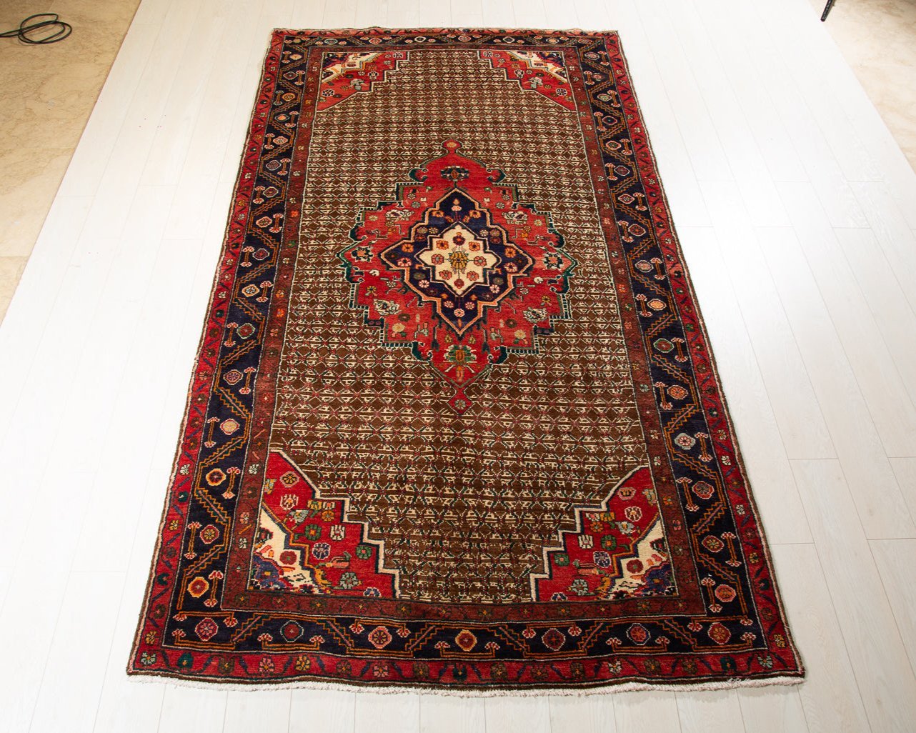 Hand-Knotted Vintage Wool Area Rug – 9' 5" x 5' (288 x 153 cm) - Yasi & Fara