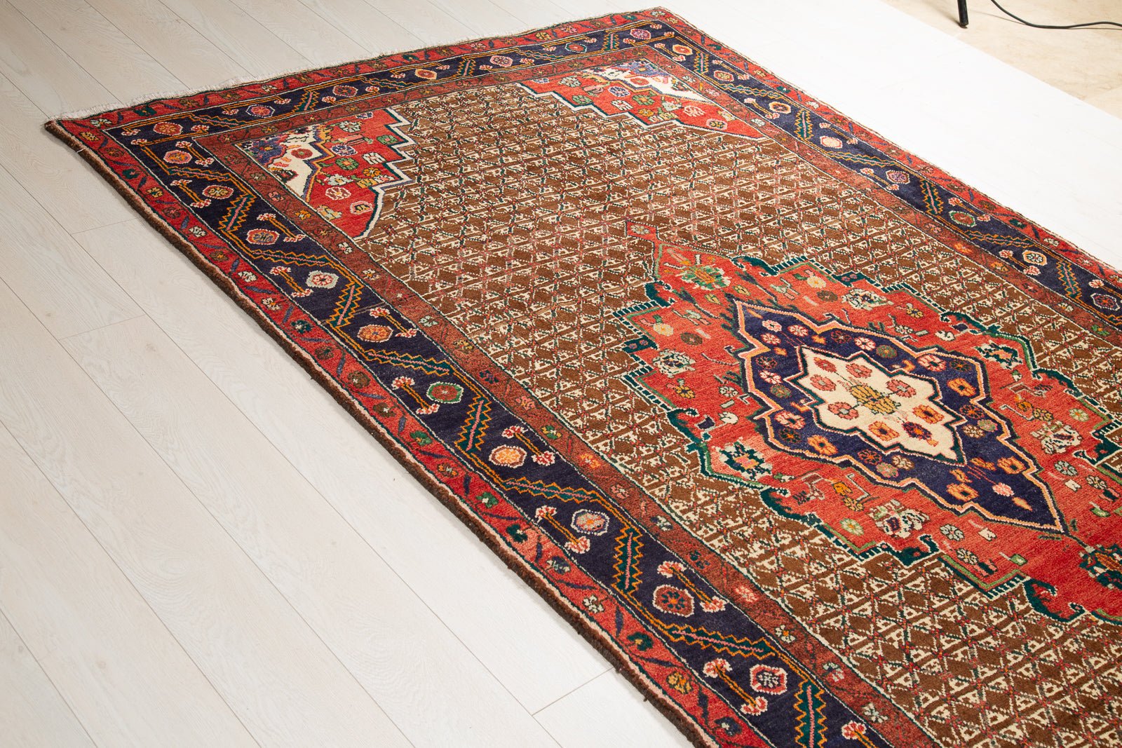 Hand-Knotted Vintage Wool Area Rug – 9' 5" x 5' (288 x 153 cm) - Yasi & Fara
